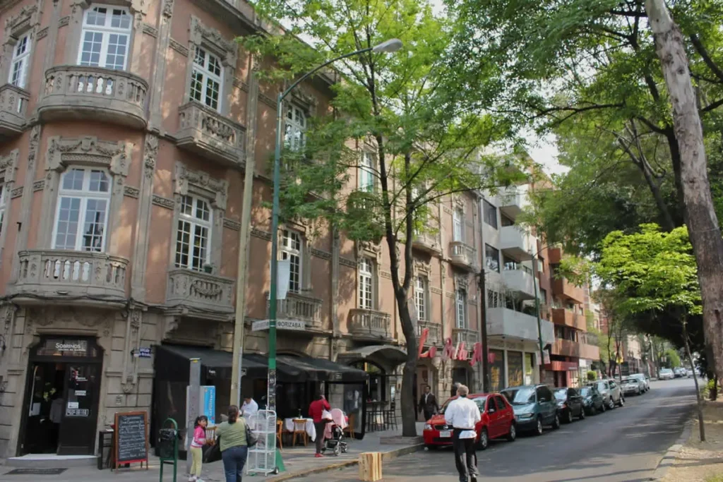 Barrios mágicos: conoce 3 de las zonas con más historia y tradición de la CDMX 3 barrios magicos cdmx roma condesa alt